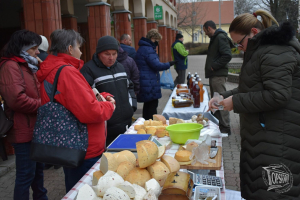 Négy gyertya ég az adventi koszorún 2021. december 19.